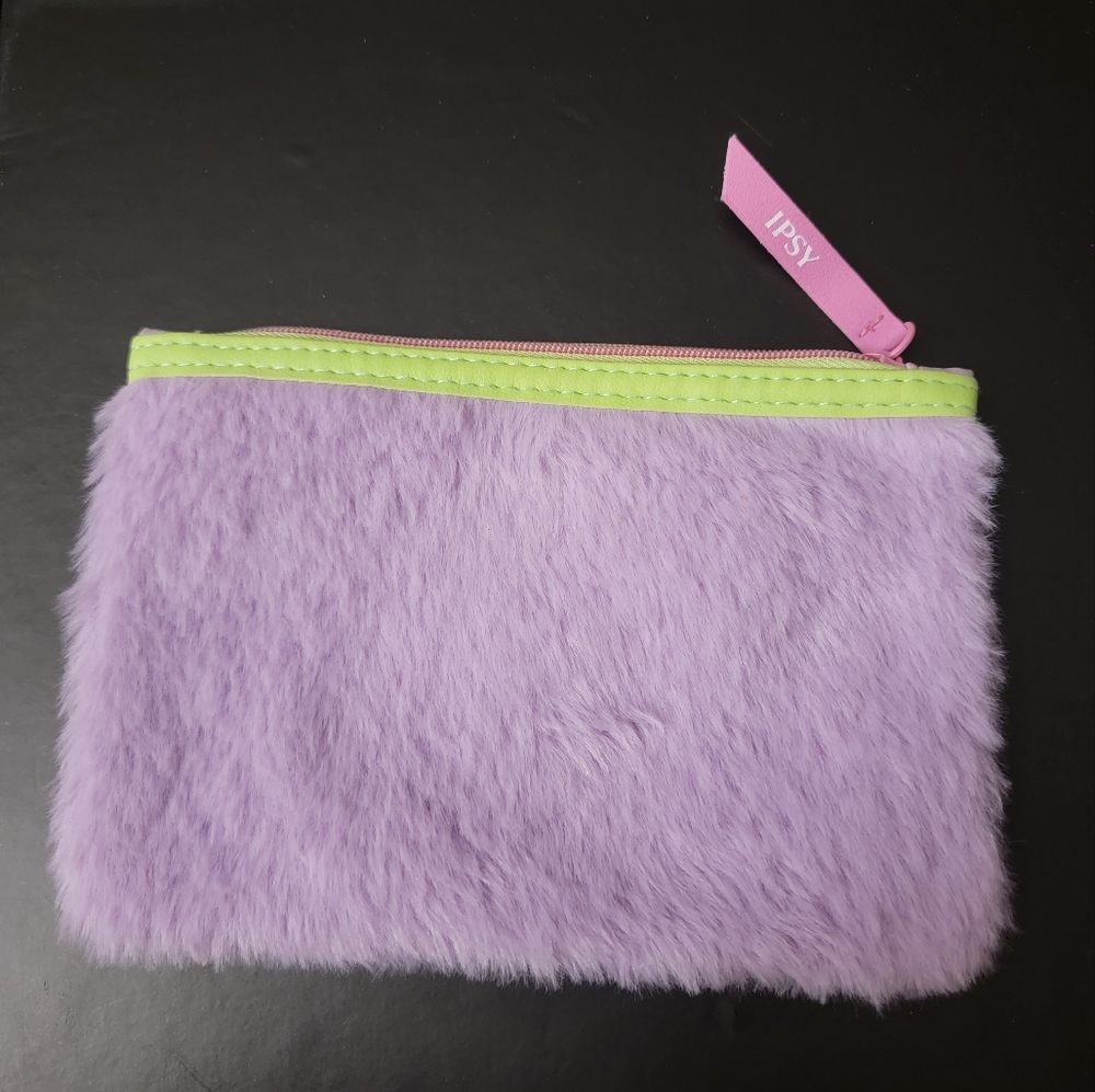 Fuzy ipsy bag